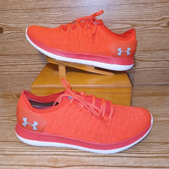 Pre-owned 2018 under armour charged slingride 2